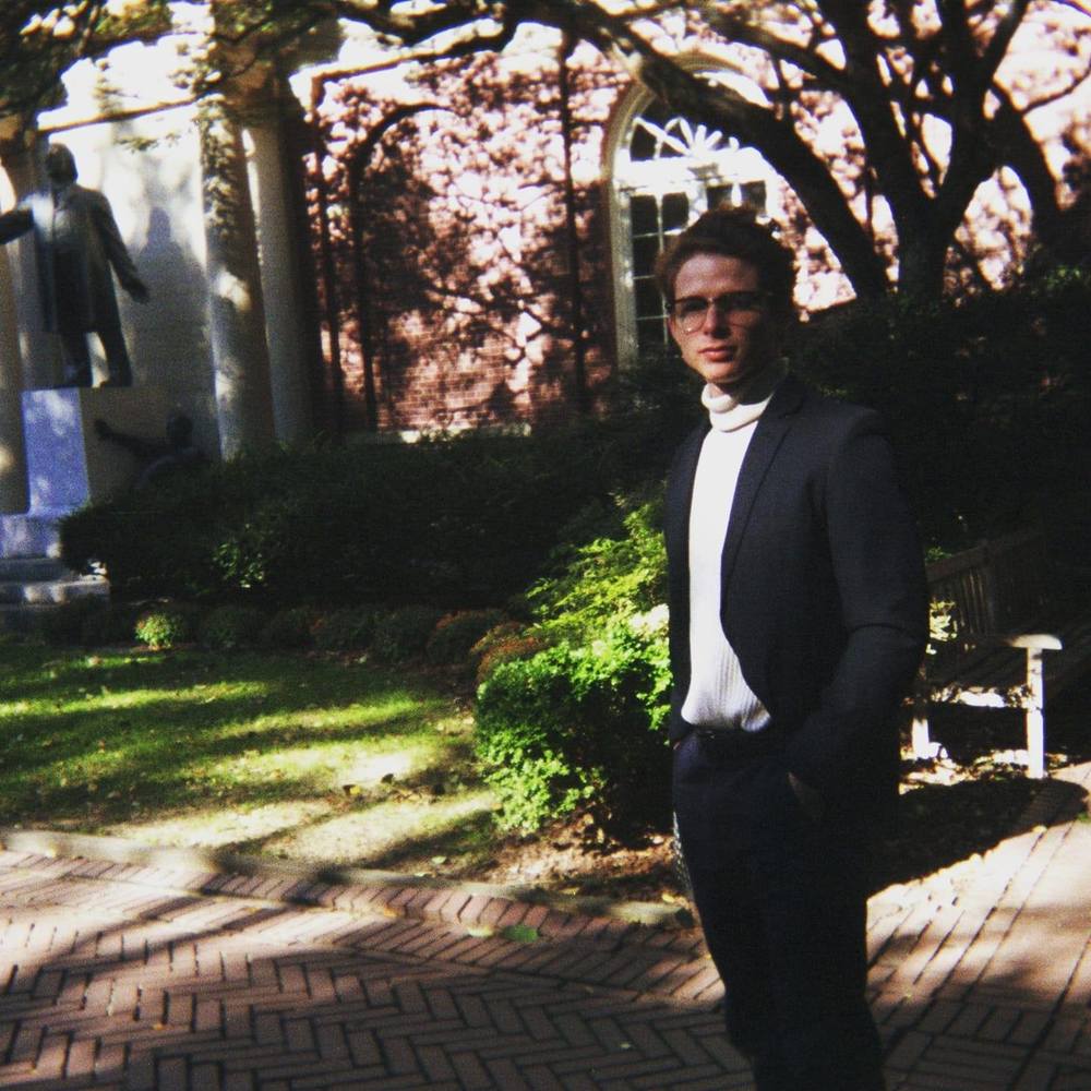 Meet your Posher, Leo